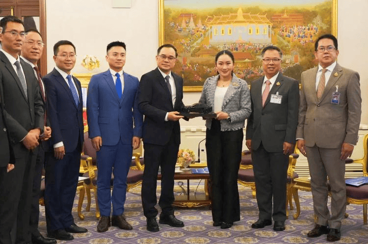 南部战区位南海机构海空联合巡航